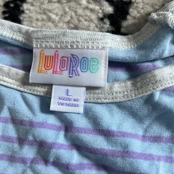LulaRoe Randy Tee - Picture 3 of 4